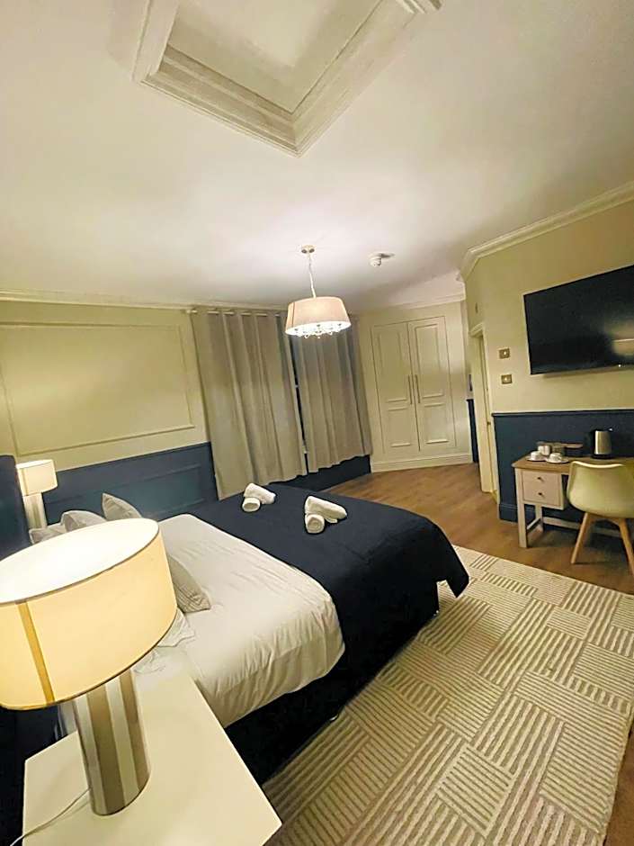 Eurobar Cafe and Hotel