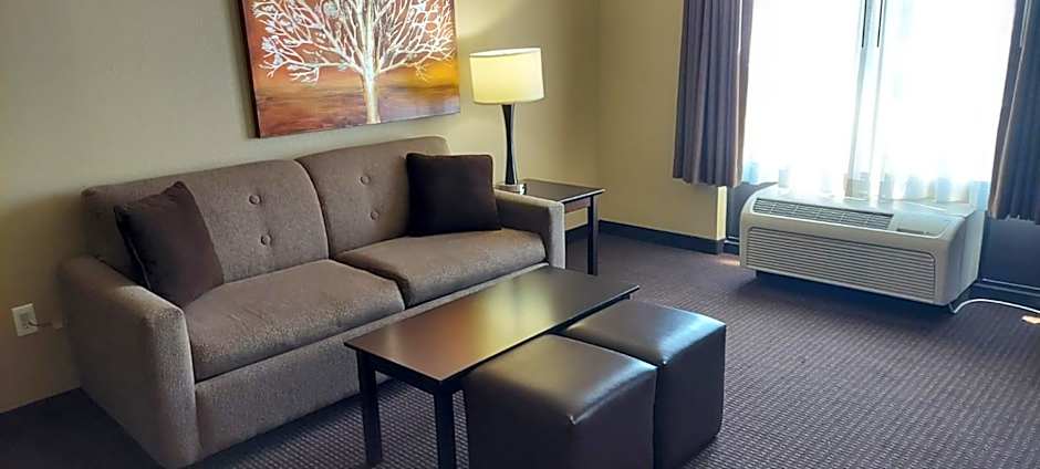 Parkwood Inn & Suites