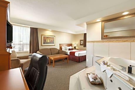 1 King Bed Studio Suite Non-Smoking