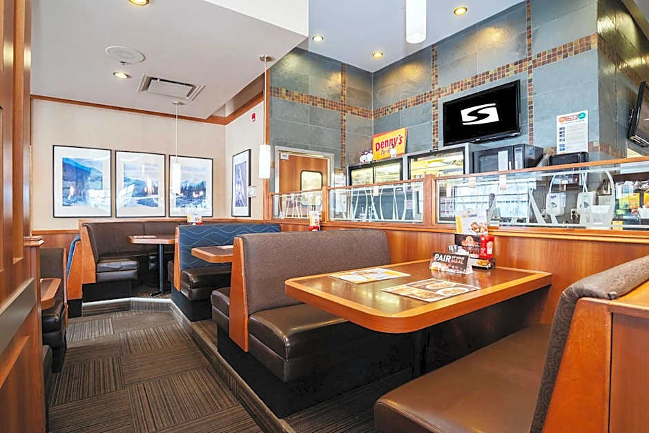 Sandman Hotel & Suites Calgary West