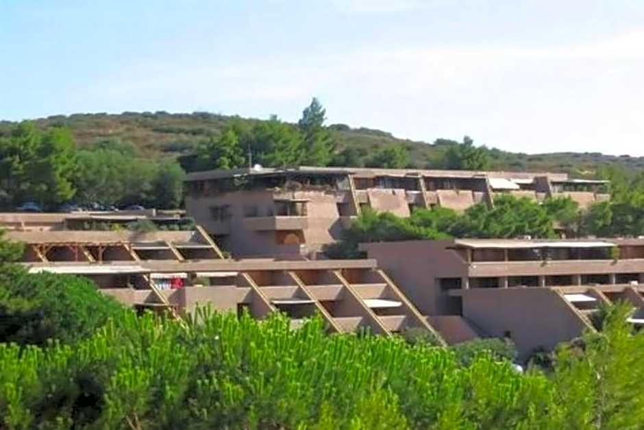 Rena Bianca Cugnana Verde Residence