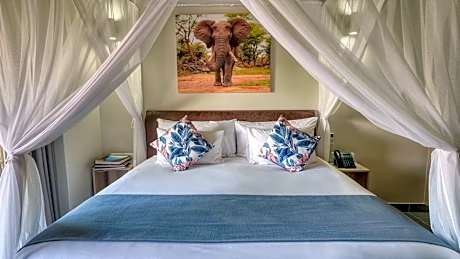 Superior Double or Twin Room with Lake View