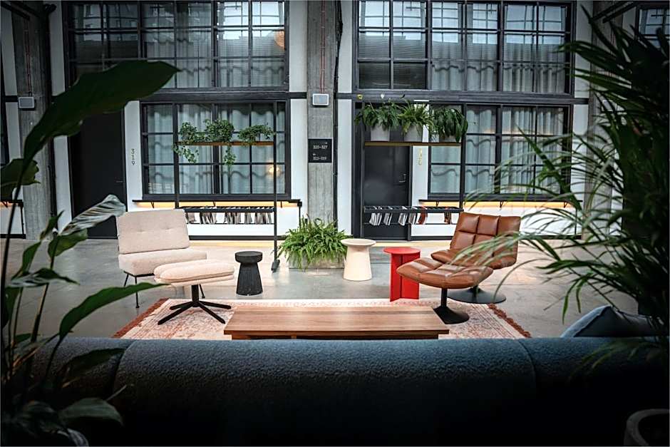 MONTOWNIA Lofts & Experience