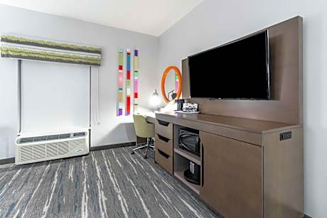 King Room W/ Sofa Bed Fridge And Microwave