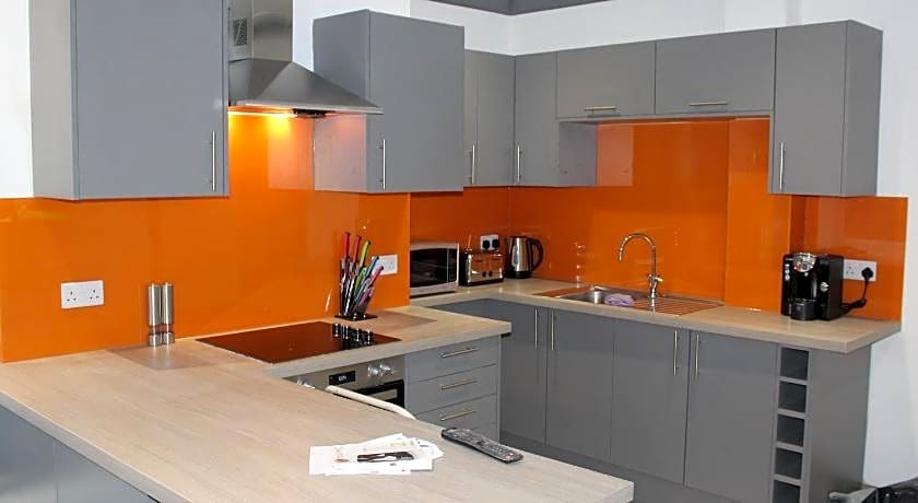 Townhouse @ 282 Walthall Street Crewe