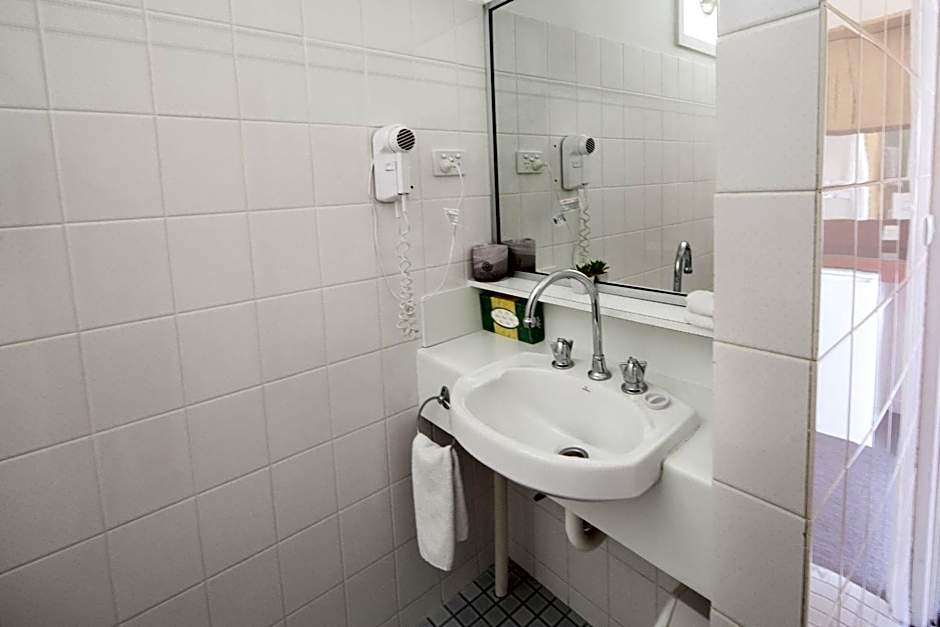 Redhill Cooma Motor Inn