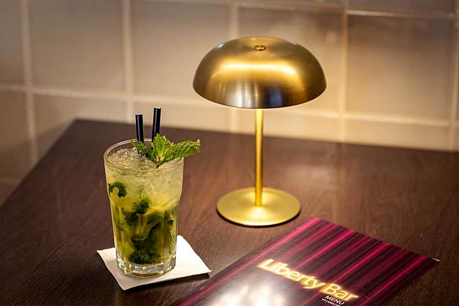 America Diamonds Hotel