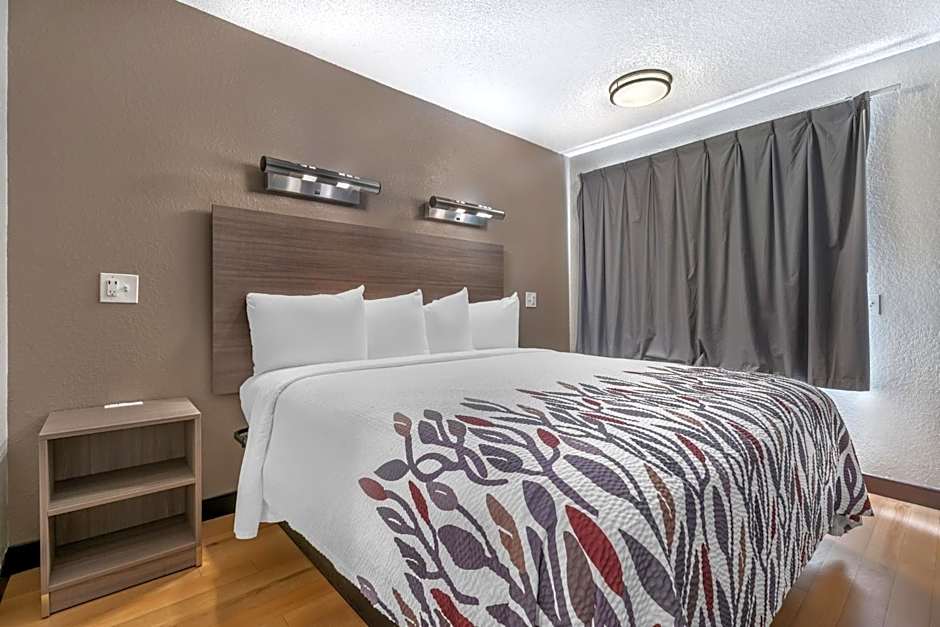 Red Roof Inn Houston Brookhollow