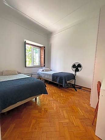 Standard Twin Room with Shared Bathroom