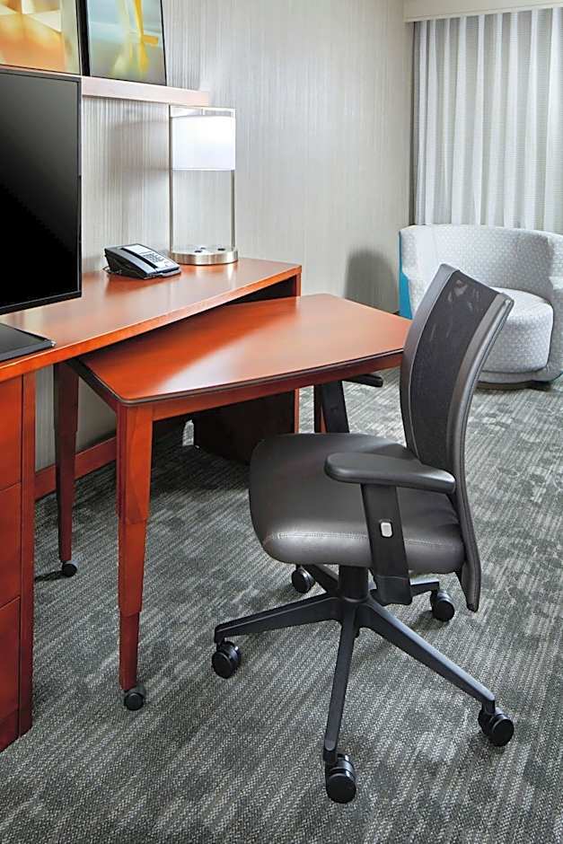 Courtyard by Marriott San Antonio Six Flags at The RIM