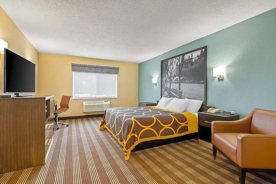 Super 8 by Wyndham Osseo WI