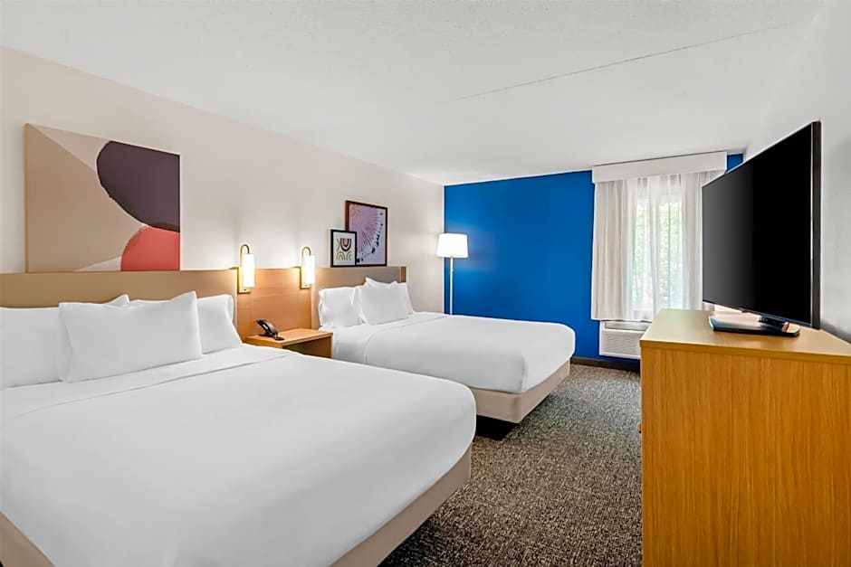 Spark by Hilton Lexington