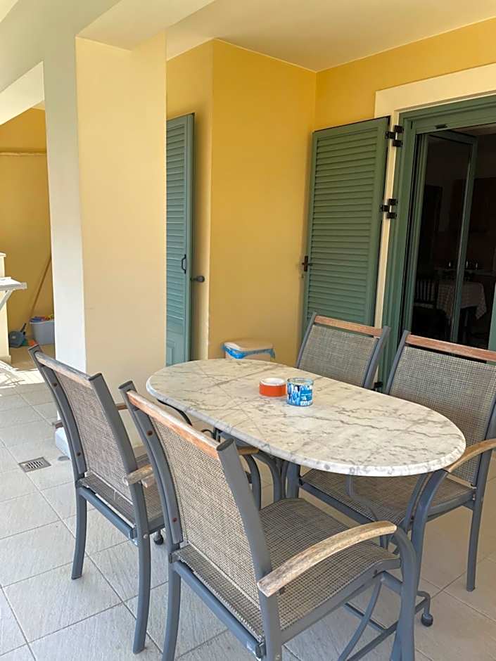 Dais Apartments