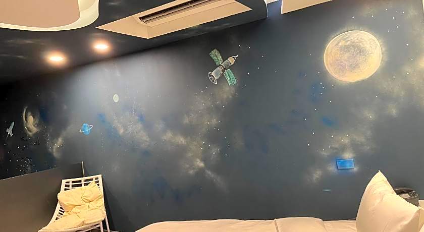 YA-NOLD HOT SPRING HOTEL