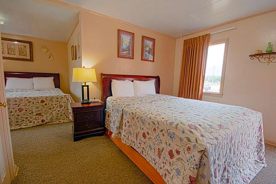 Sunflower Motel Hiawatha By OYO