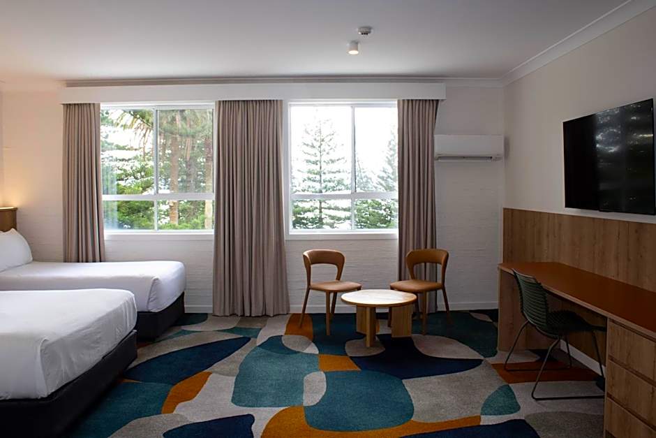 Seabreeze Beach Hotel