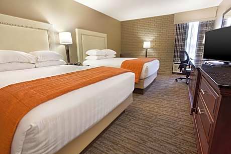 Deluxe Queen Room with Two Queen Beds