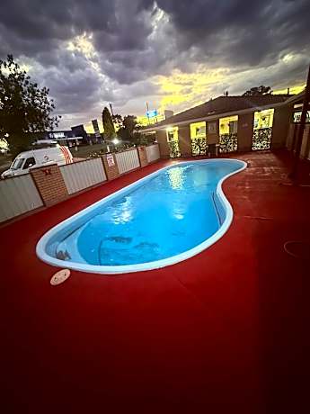 Top of the Town Motel