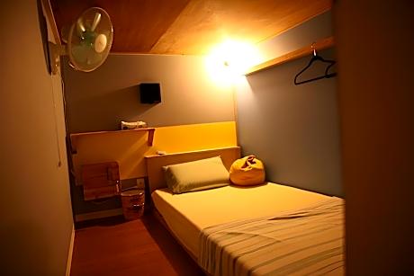 Single Room B - Non-Smoking