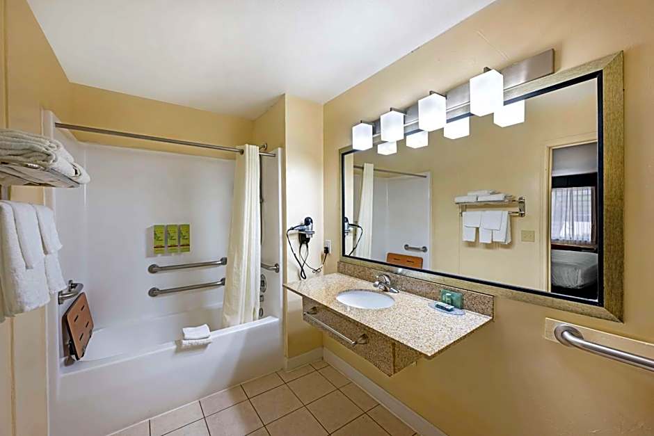 Best Western Snyder Inn