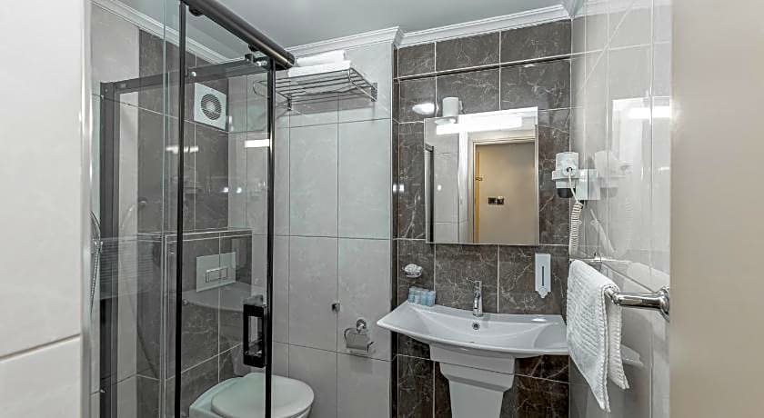 LoyalCity Hotel
