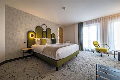 King Suite with Sofa Bed - Non-Smoking