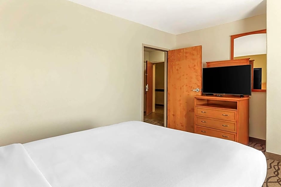 Comfort Inn & Suites Chesapeake