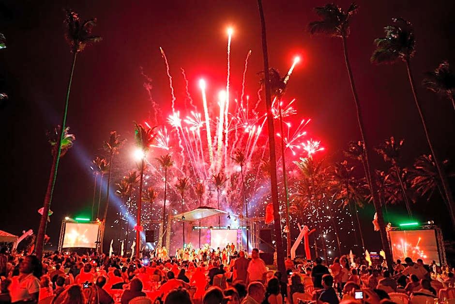 Lifestyle Crown Residence Suites