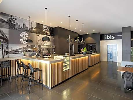 Hotel Ibis World Square