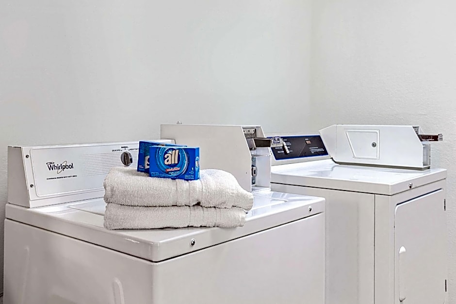 Super 8 by Wyndham Mahwah