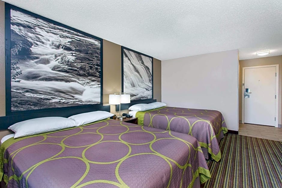 Super 8 by Wyndham Columbus Airport