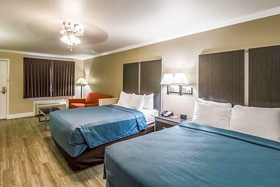 Econo Lodge Inn & Suites Corpus Christi