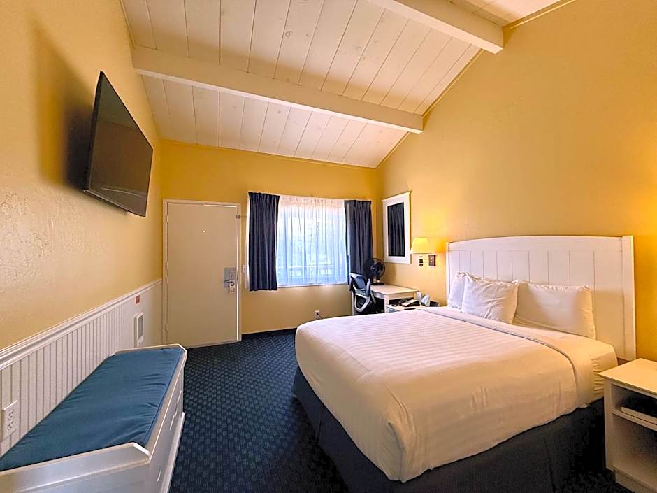 Monterey Bay Lodge