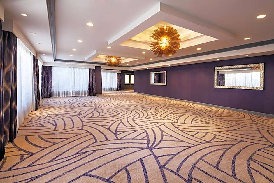 Avenue of the Arts Costa Mesa, a Tribute Portfolio Hotel