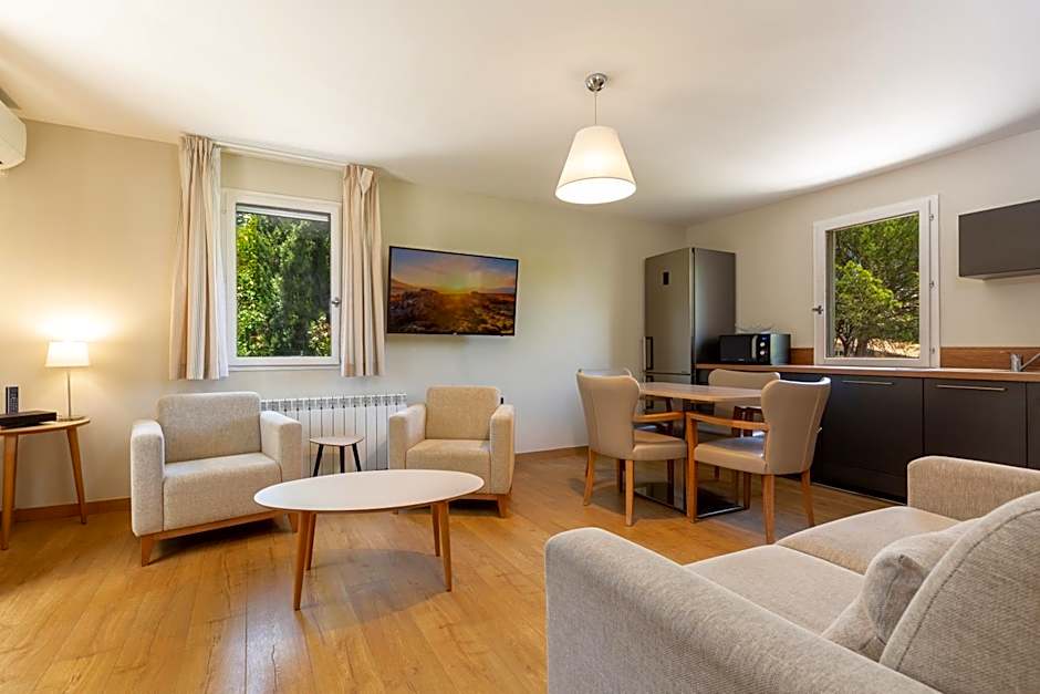 Hôtel & Résidence Lou Paradou Gréoux Les Bains