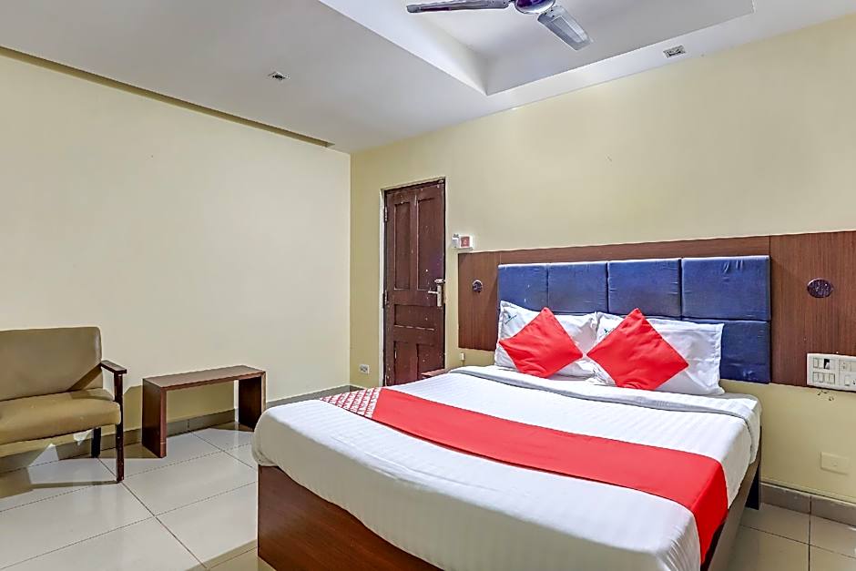 Golden Manor – Chennai, IL