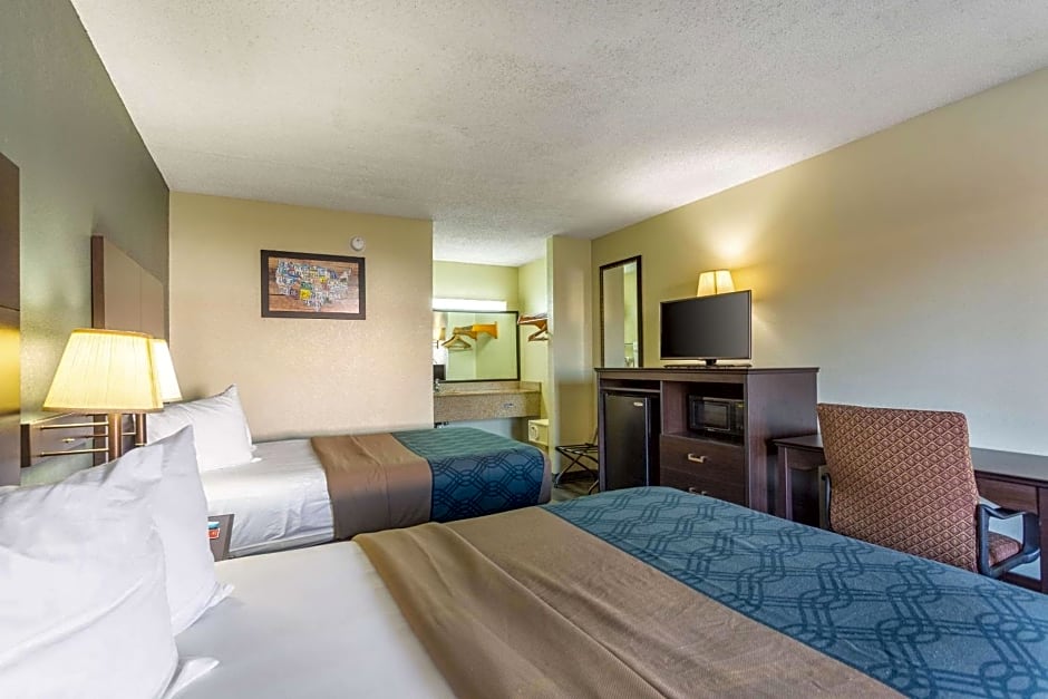 Econo Lodge Inn & Suite Clarksville