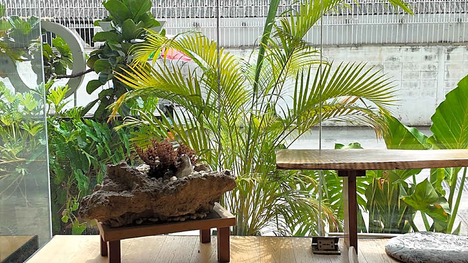 YOLO Bangkok Boutique Hotel