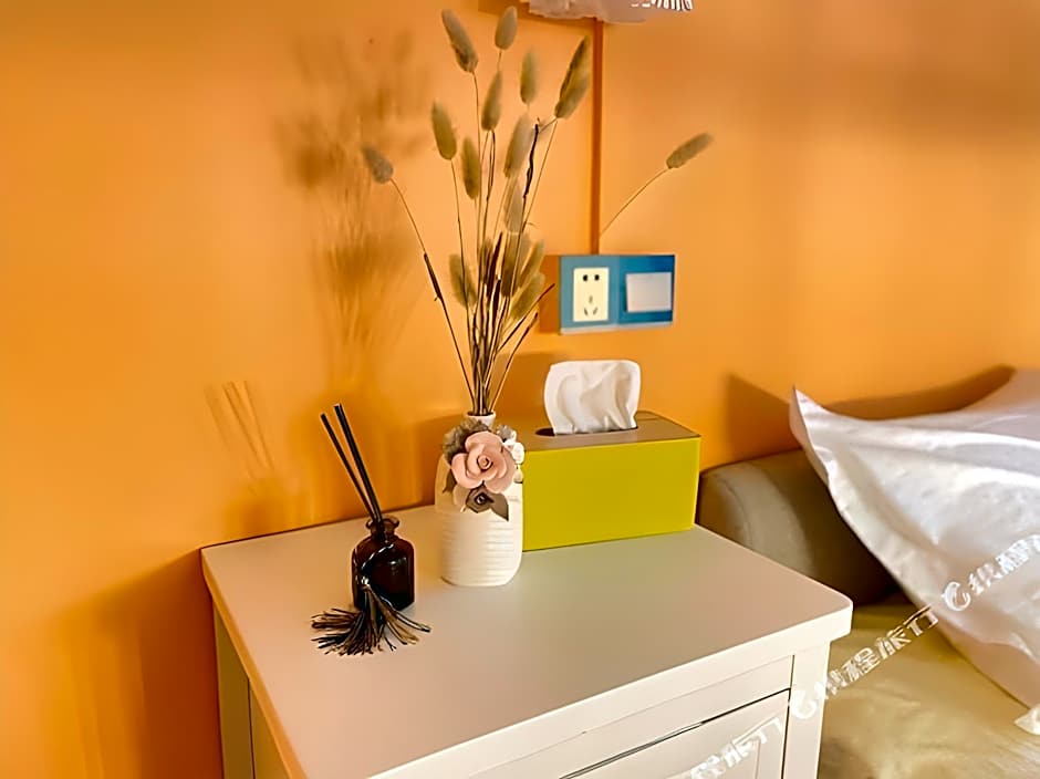 Chihiro Apartment (Guangzhou Shangxiajiu children's Hospital )