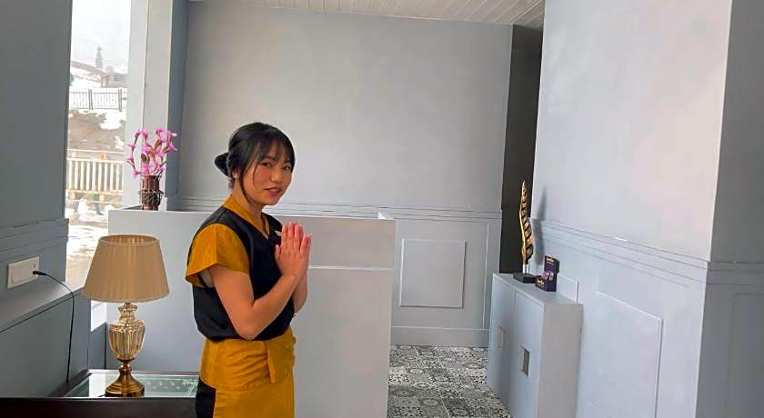 Country Inn & Suites by Radisson, Sonamarg