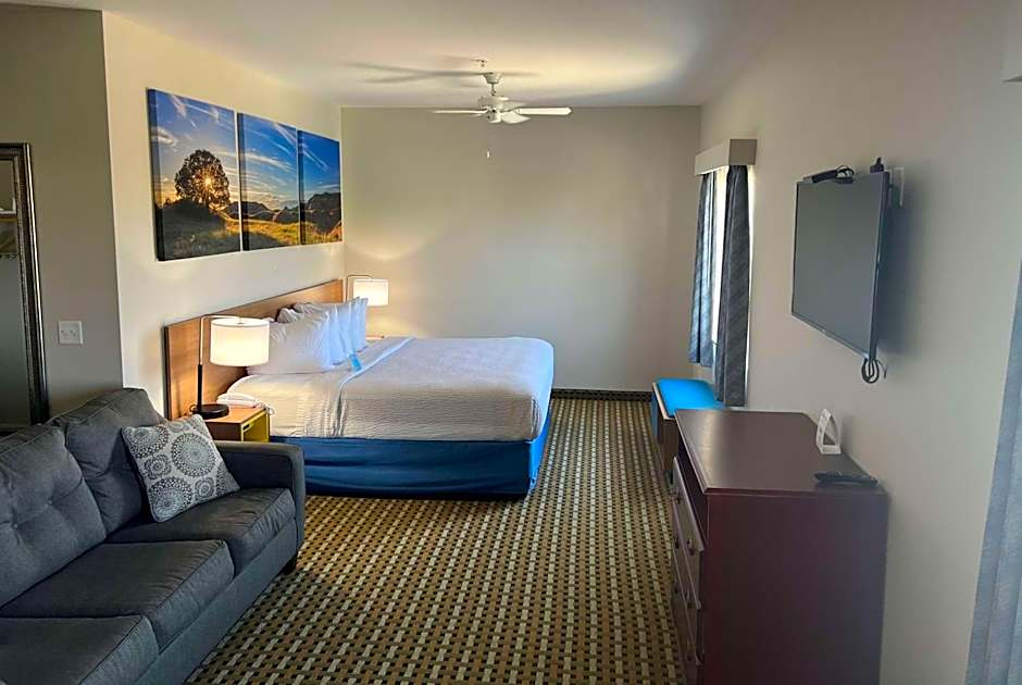 Days Inn & Suites by Wyndham Columbus NE