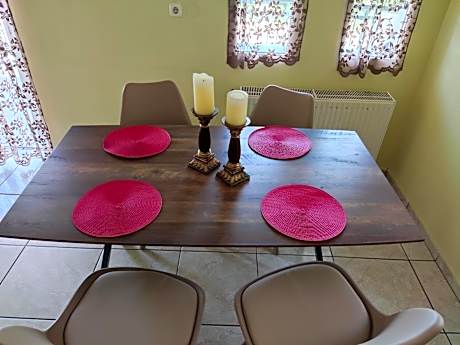 Family Room with Garden View