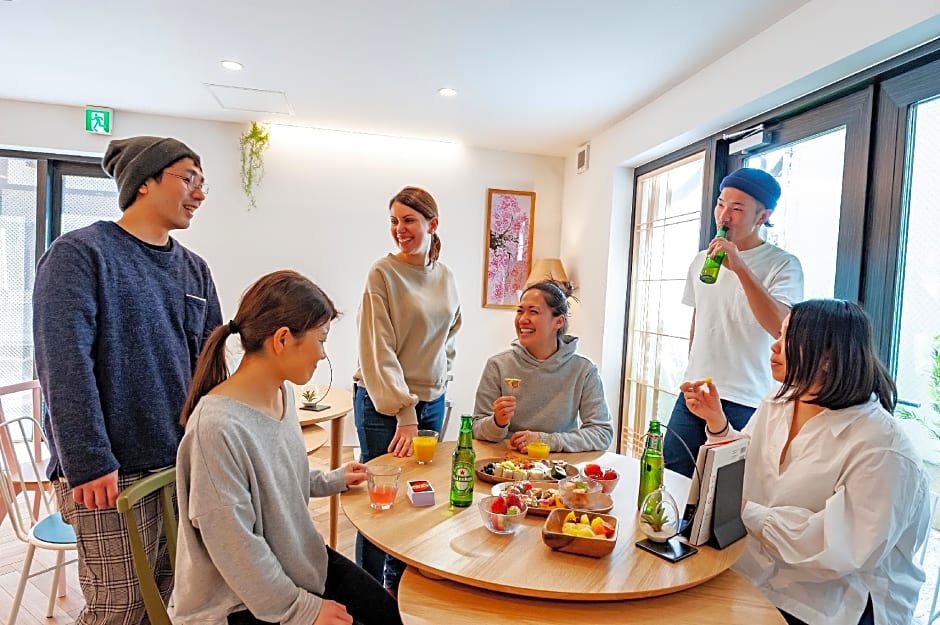 plat hostel keikyu haneda home