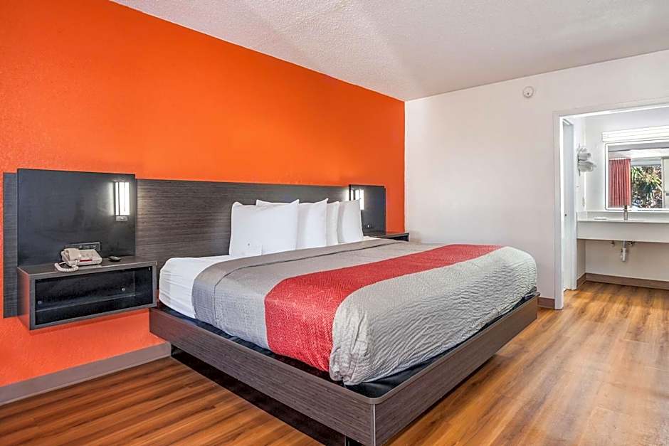 Motel 6-Florence, SC