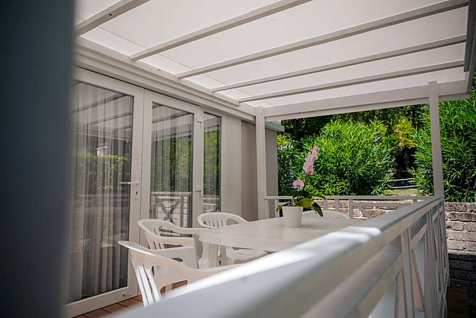 Green Garden Village con piscina, spiaggia riservata e parcheggio