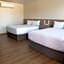 La Huerta Inn & Suites