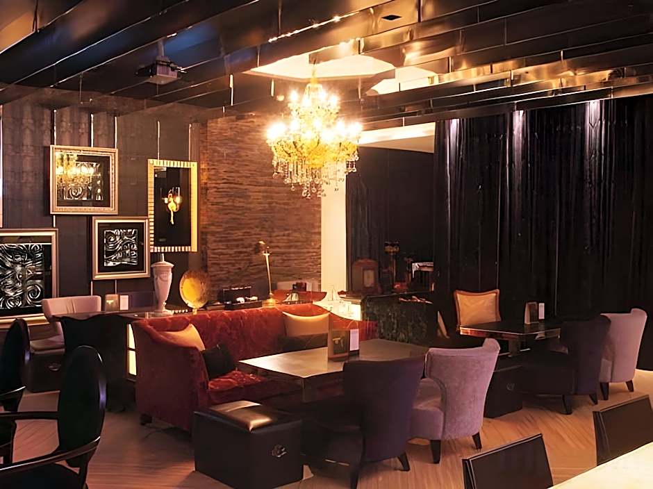 Taipung Suites Hotel