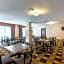 Quality Suites Huntsville Near University