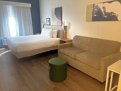 Spark by Hilton Lakewood Denver Southwest