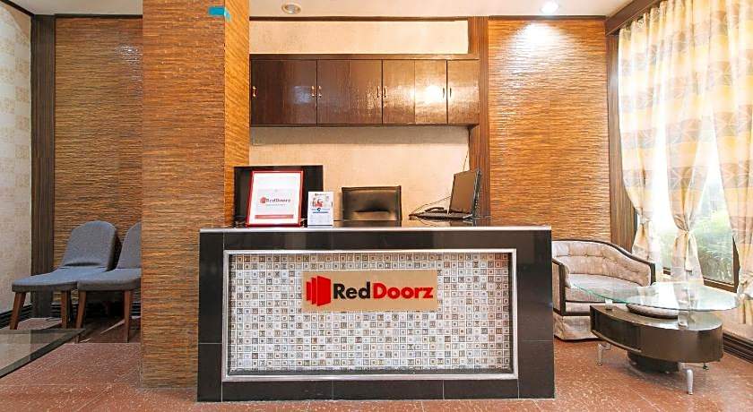 RedDoorz Plus @ Robinson's Circle (Quarantine Hotel)